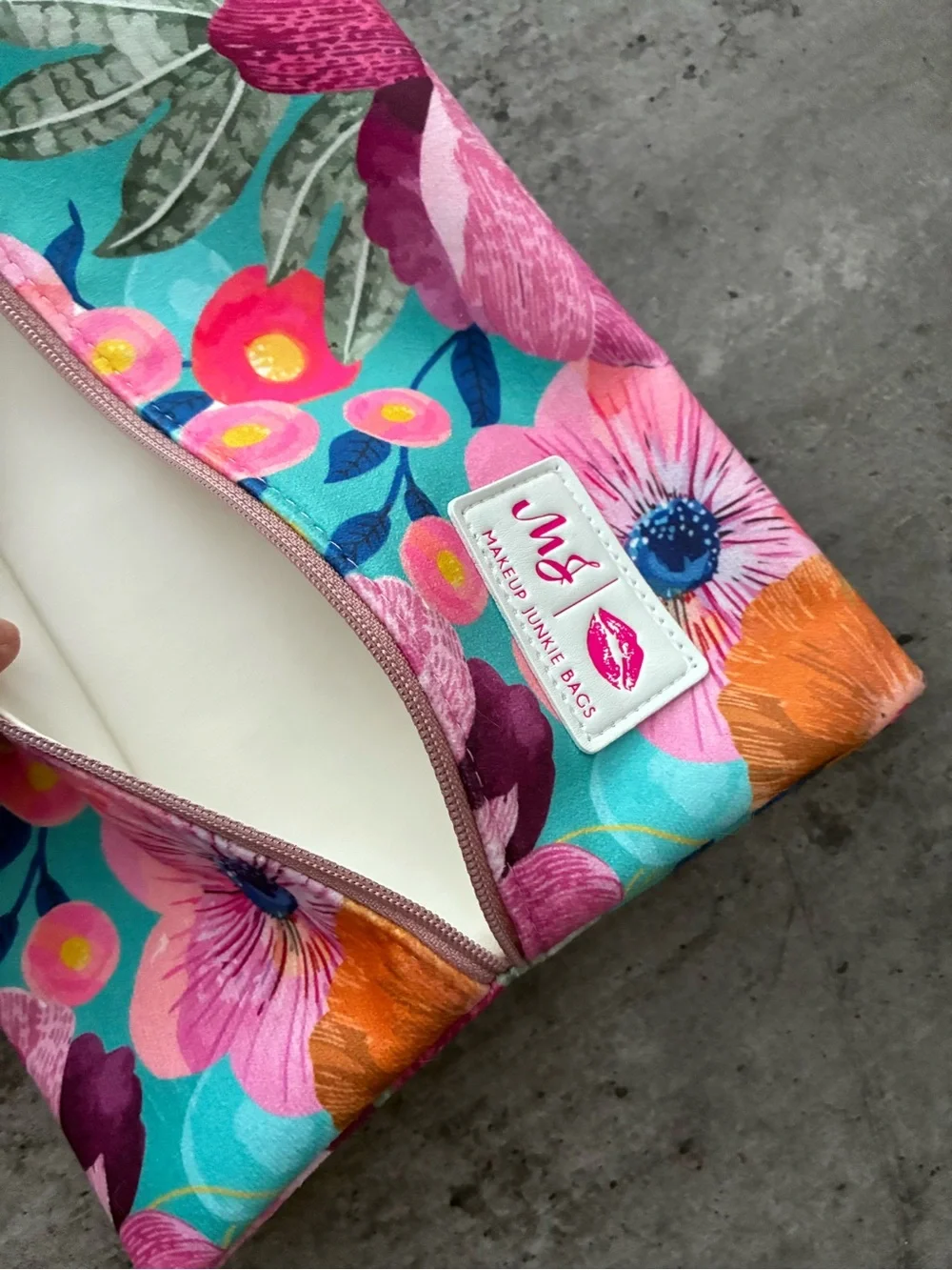 NWT Makeup Junkie Travel Case Set
